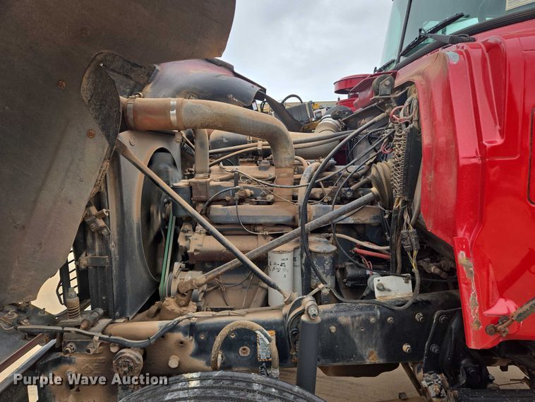 image for item EN8108 1991 Mack RD688S winch truck