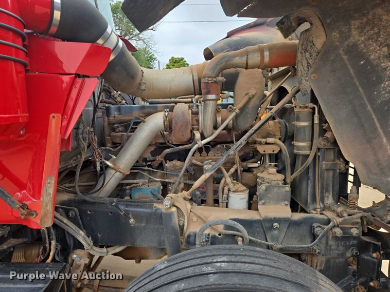 image for item EN8108 1991 Mack RD688S winch truck