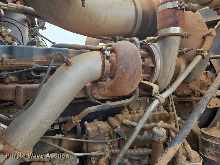 image for item EN8108 1991 Mack RD688S winch truck