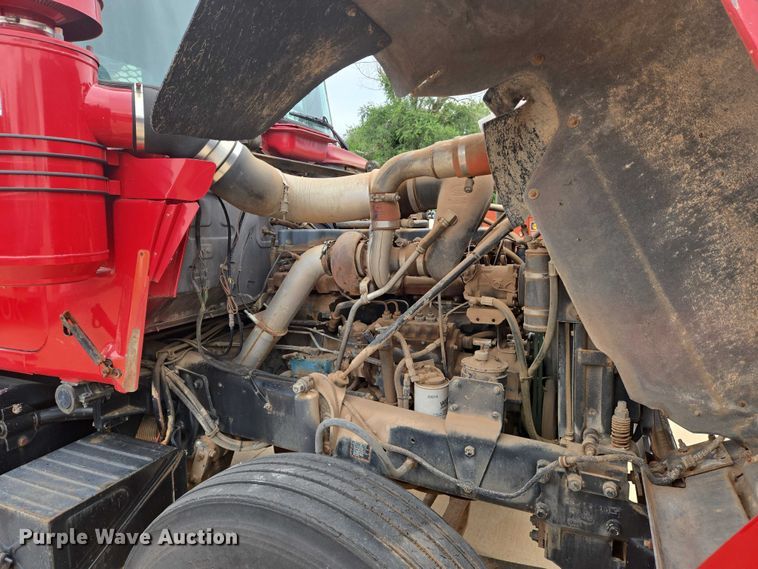 image for item EN8108 1991 Mack RD688S winch truck