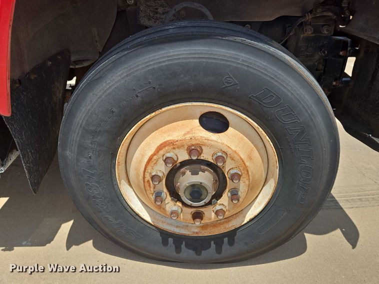 image for item EN8108 1991 Mack RD688S winch truck