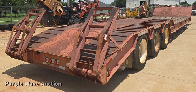 image for item EN8109 2003 Atoka 20-DDE-50-3 double drop deck equipment trailer