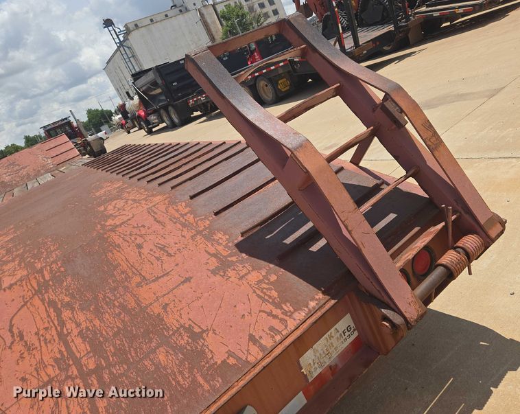 image for item EN8109 2003 Atoka 20-DDE-50-3 double drop deck equipment trailer