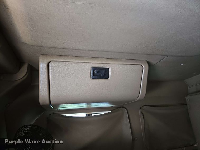 image for item EN8965 2007 International 9900ix semi truck