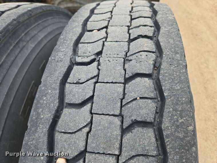 image for item EN8965 2007 International 9900ix semi truck