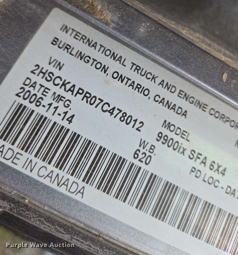 image for item EN8965 2007 International 9900ix semi truck