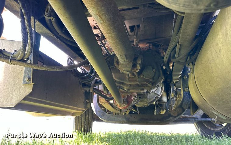 image for item EQ4772 2007 Peterbilt 386 semi truck