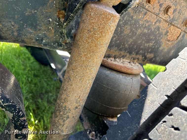 image for item EQ4772 2007 Peterbilt 386 semi truck