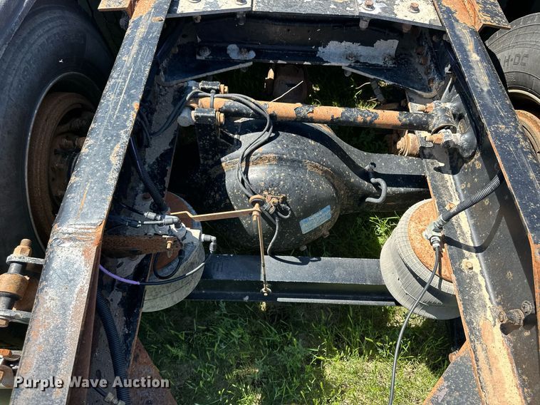 image for item EQ4772 2007 Peterbilt 386 semi truck