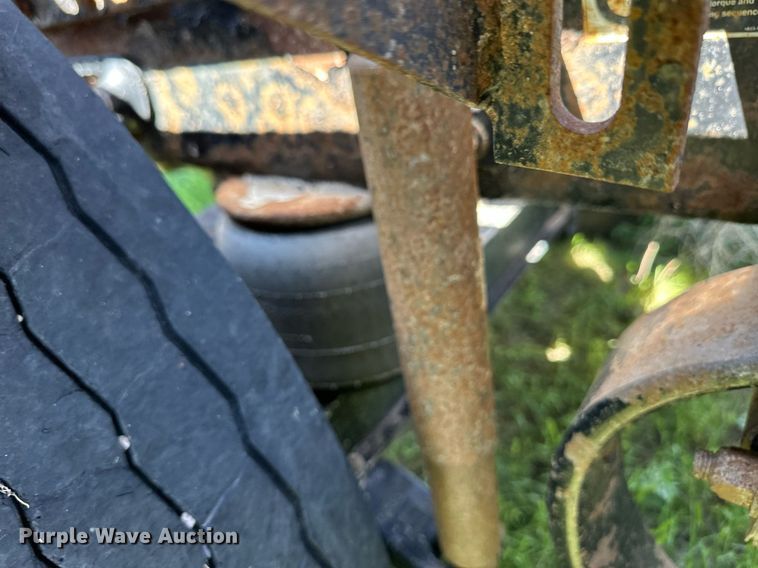 image for item EQ4772 2007 Peterbilt 386 semi truck