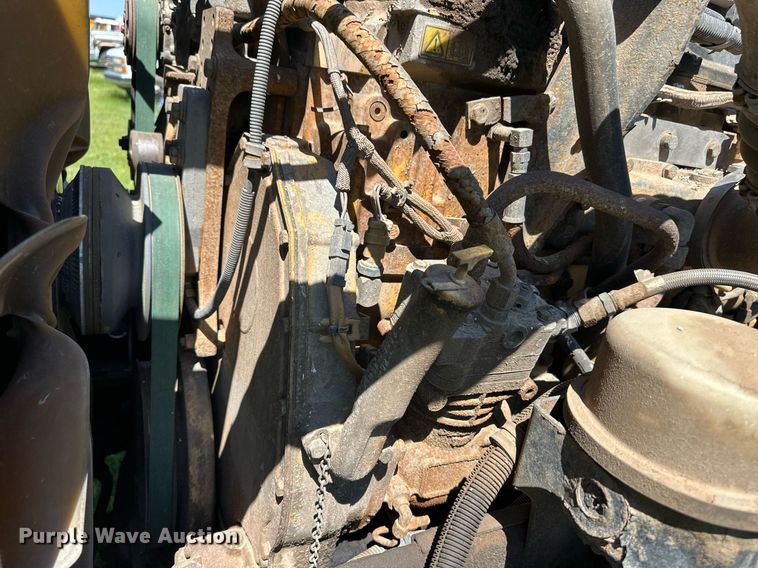 image for item EQ4772 2007 Peterbilt 386 semi truck