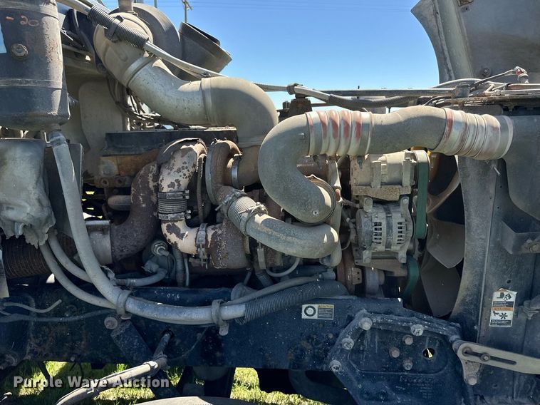 image for item EQ4772 2007 Peterbilt 386 semi truck