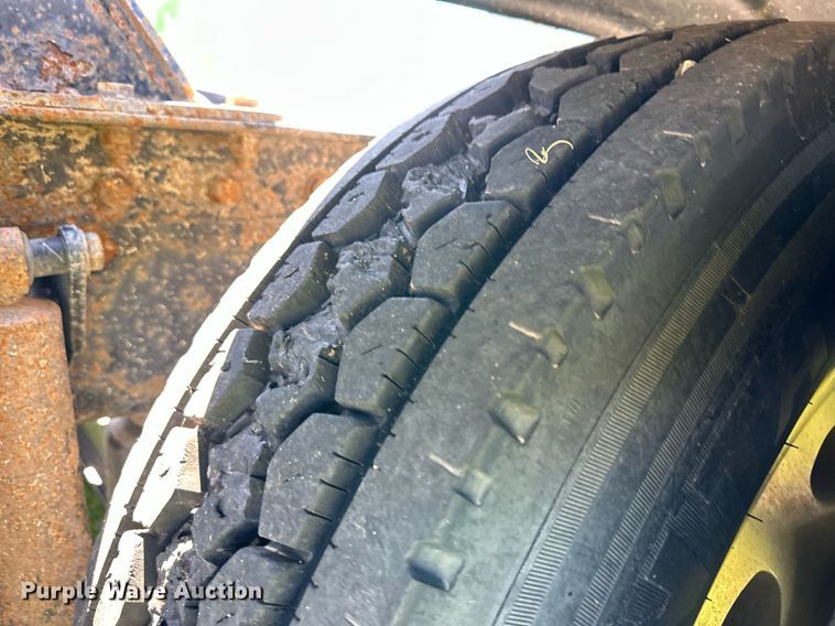 image for item EQ4772 2007 Peterbilt 386 semi truck