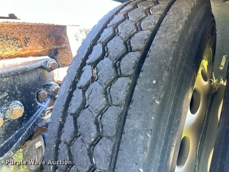 image for item EQ4772 2007 Peterbilt 386 semi truck