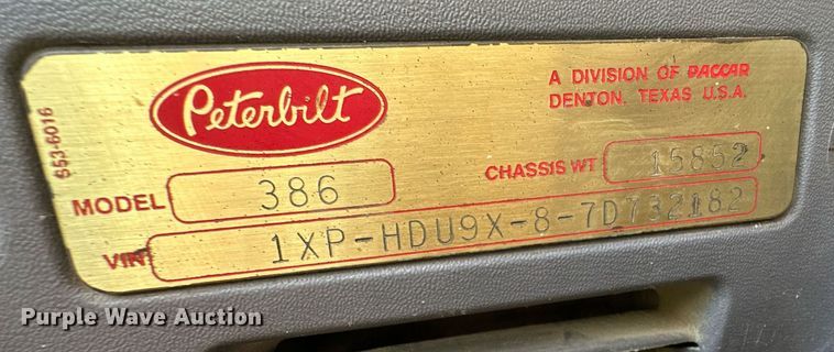image for item EQ4772 2007 Peterbilt 386 semi truck