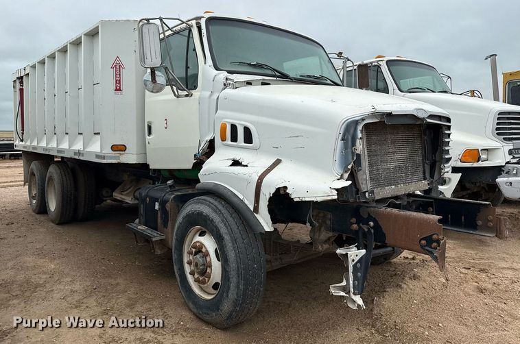 image for item EQ4901 2004 Sterling L8500 dump truck