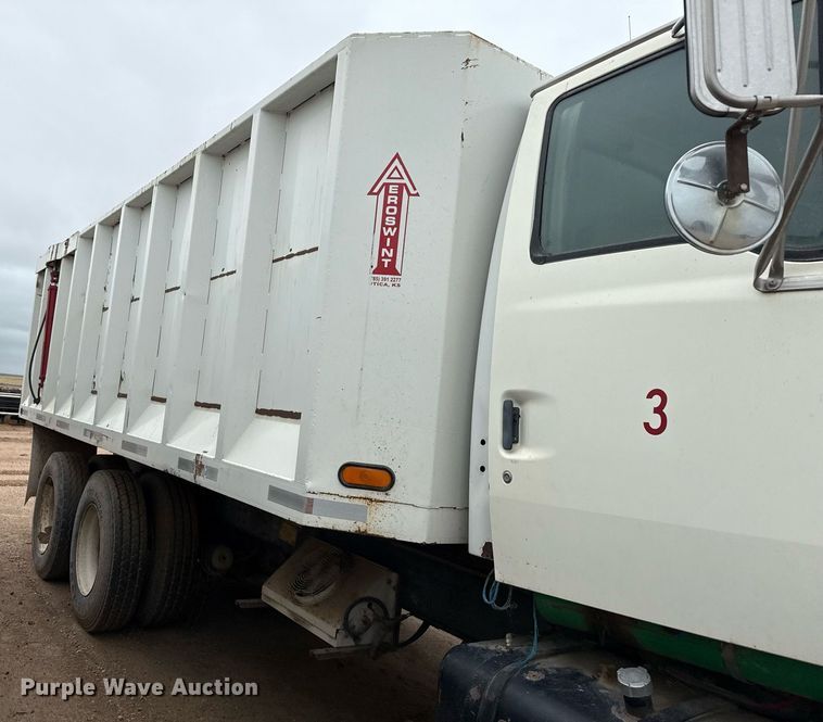 image for item EQ4901 2004 Sterling L8500 dump truck