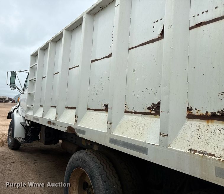 image for item EQ4901 2004 Sterling L8500 dump truck