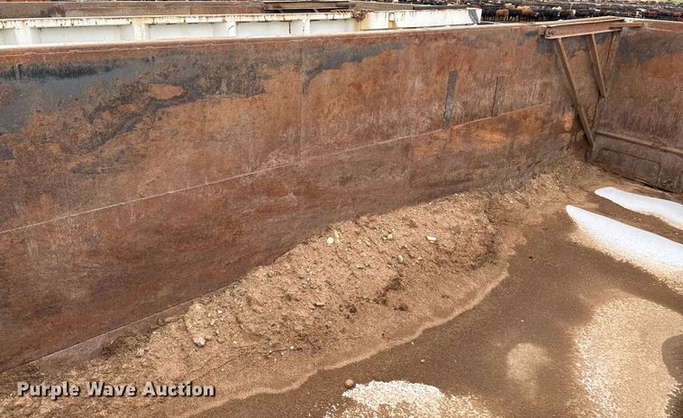 image for item EQ4901 2004 Sterling L8500 dump truck