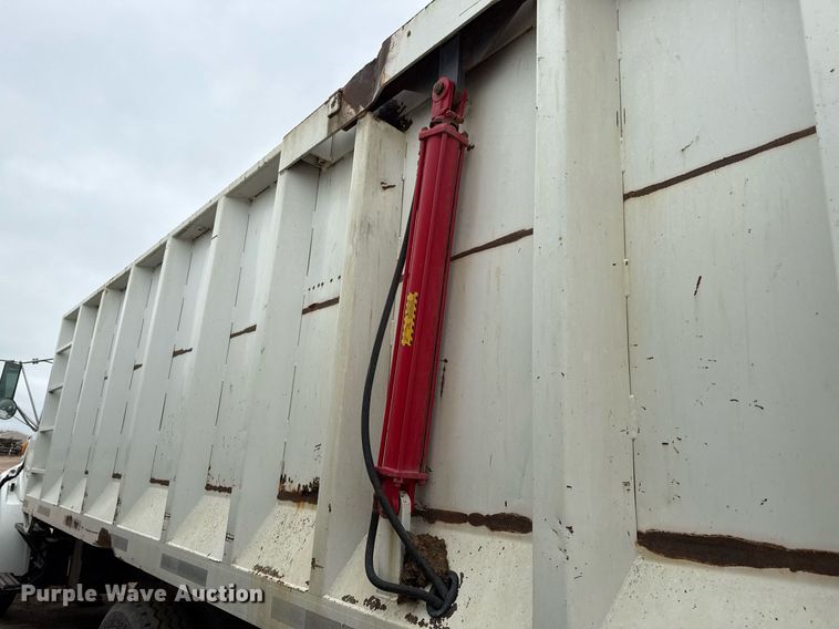 image for item EQ4901 2004 Sterling L8500 dump truck