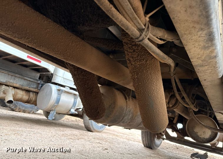 image for item EQ4901 2004 Sterling L8500 dump truck