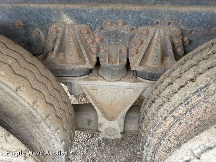 image for item EQ4901 2004 Sterling L8500 dump truck