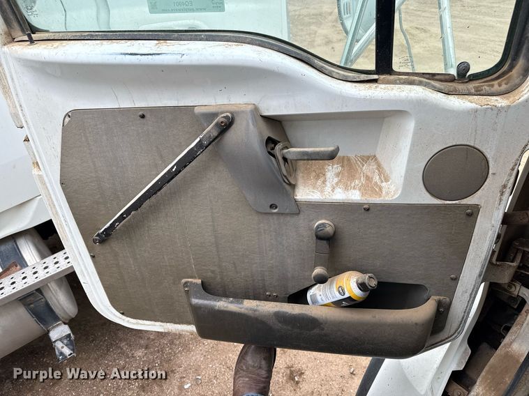 image for item EQ4901 2004 Sterling L8500 dump truck