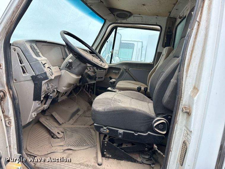 image for item EQ4901 2004 Sterling L8500 dump truck