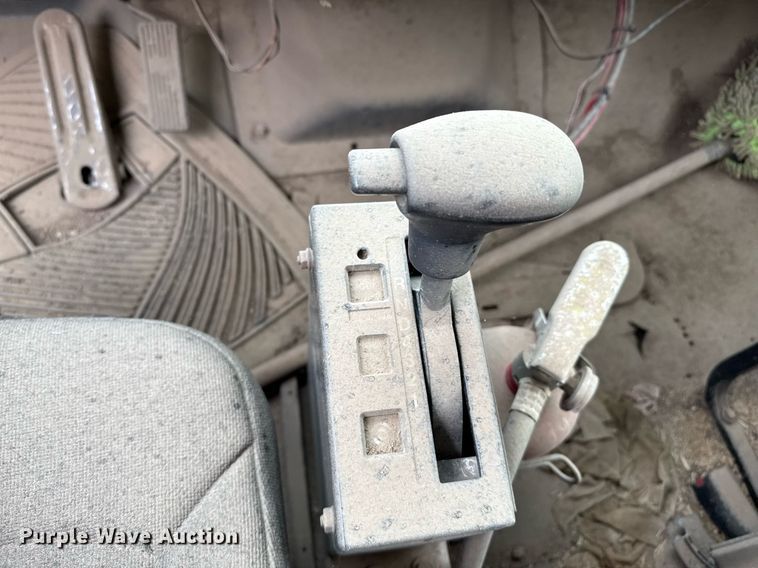 image for item EQ4901 2004 Sterling L8500 dump truck