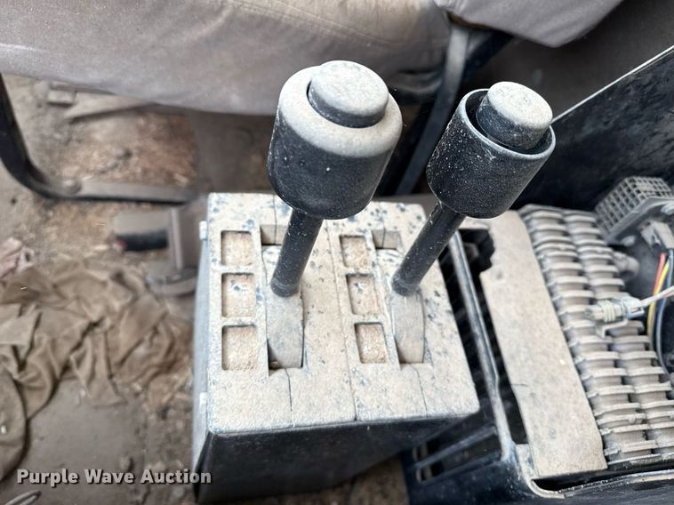 image for item EQ4901 2004 Sterling L8500 dump truck