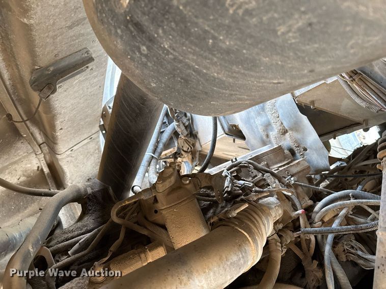 image for item EQ4901 2004 Sterling L8500 dump truck