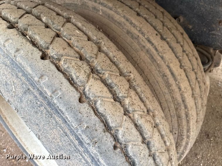 image for item EQ4901 2004 Sterling L8500 dump truck