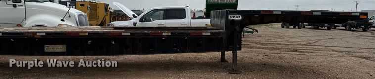image for item EQ4927 2004 Transcraft drop deck trailer