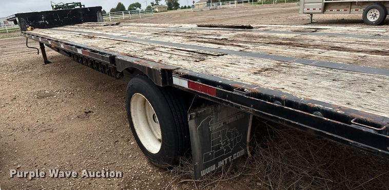 image for item EQ4927 2004 Transcraft drop deck trailer