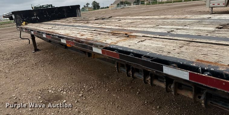 image for item EQ4927 2004 Transcraft drop deck trailer