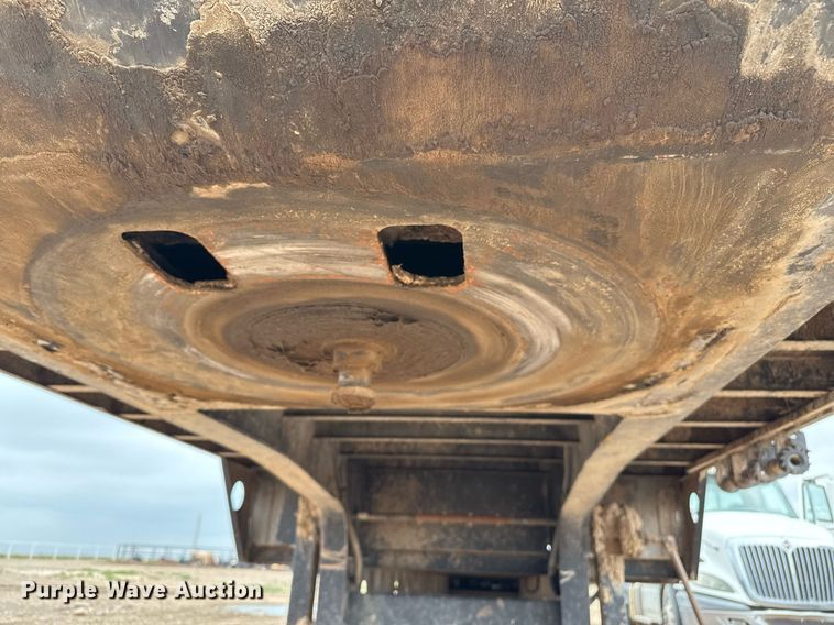 image for item EQ4927 2004 Transcraft drop deck trailer