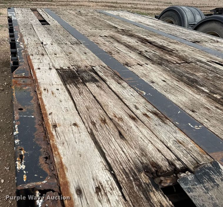 image for item EQ4927 2004 Transcraft drop deck trailer