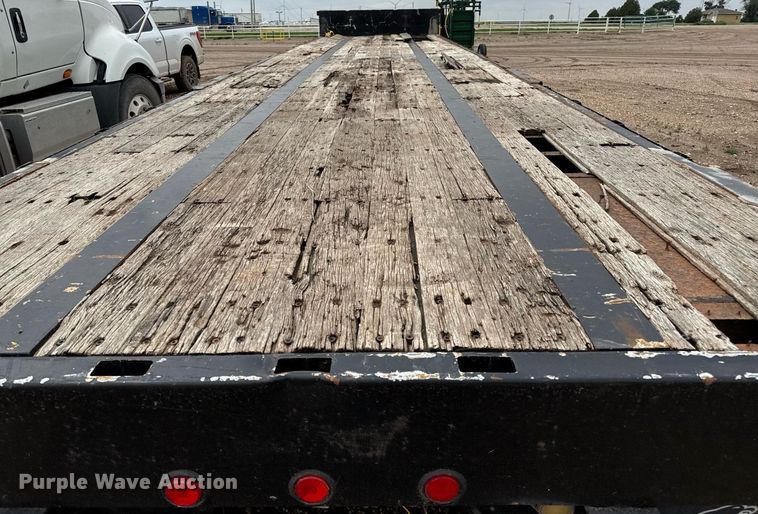 image for item EQ4927 2004 Transcraft drop deck trailer