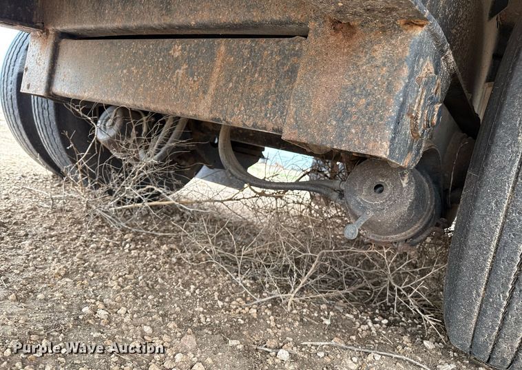 image for item EQ4927 2004 Transcraft drop deck trailer