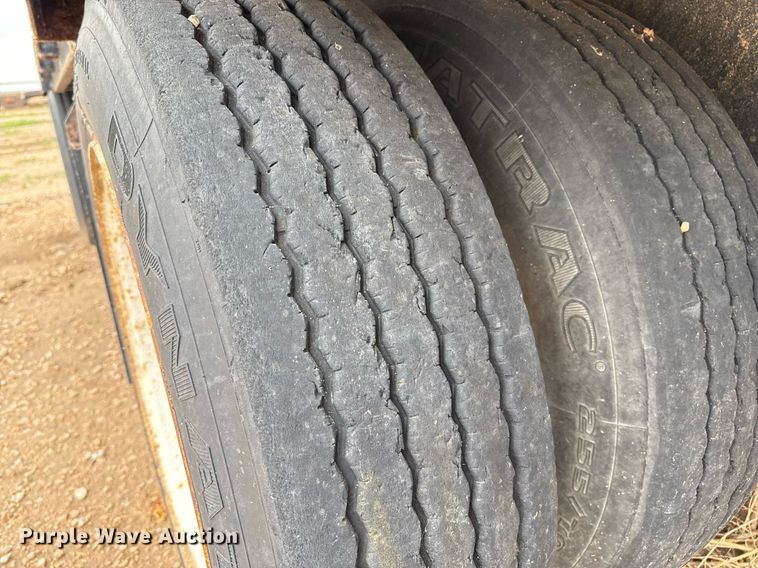 image for item EQ4927 2004 Transcraft drop deck trailer