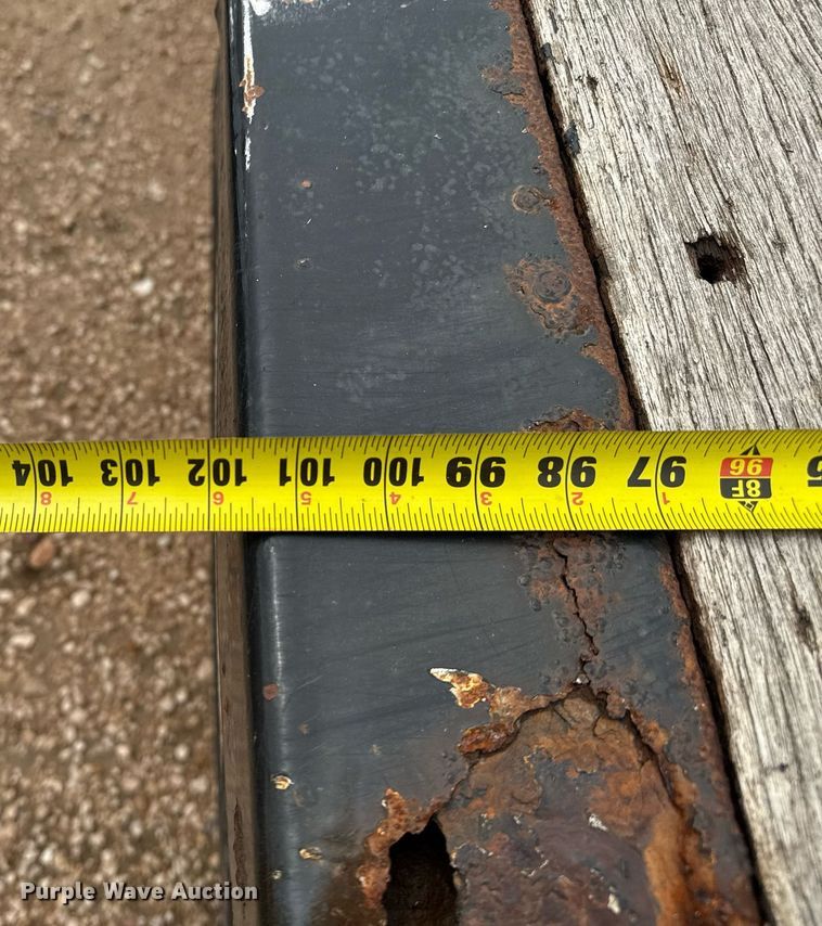 image for item EQ4927 2004 Transcraft drop deck trailer