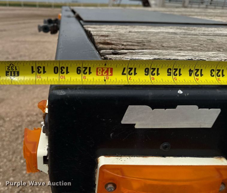 image for item EQ4927 2004 Transcraft drop deck trailer