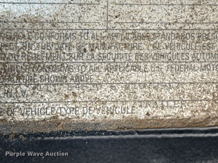 image for item EQ4927 2004 Transcraft drop deck trailer