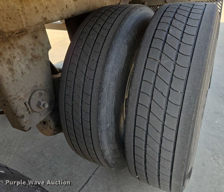 image for item EQ6555 2010 Wabash dry van trailer