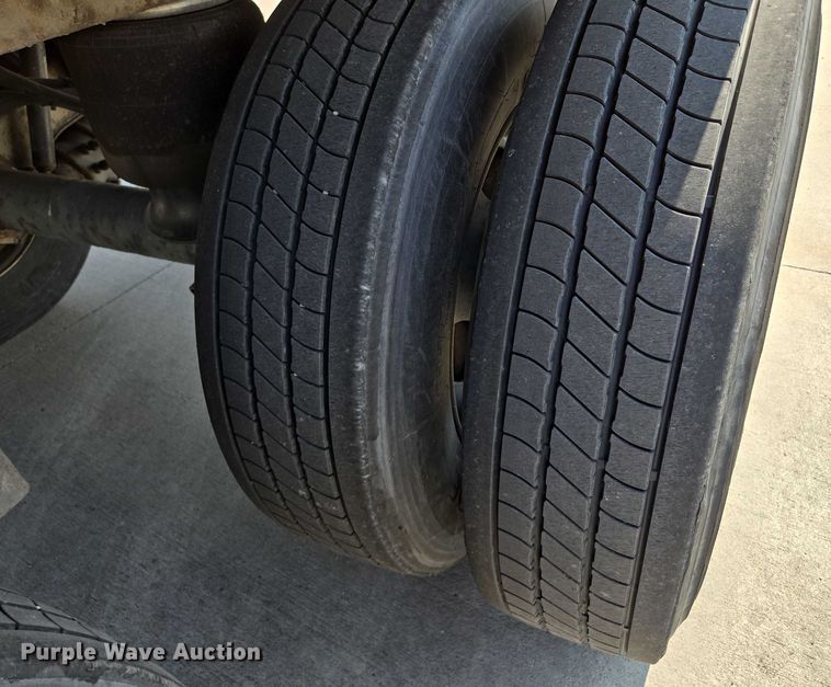 image for item EQ6555 2010 Wabash dry van trailer