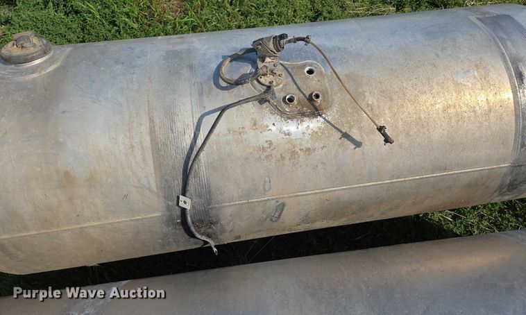 image for item ER5276 (2) Peterbilt fuel tanks
