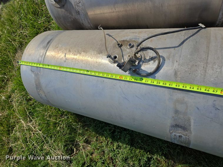 image for item ER5276 (2) Peterbilt fuel tanks