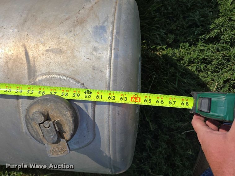 image for item ER5276 (2) Peterbilt fuel tanks