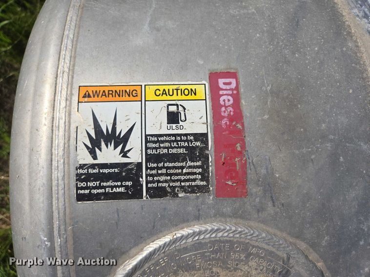 image for item ER5276 (2) Peterbilt fuel tanks