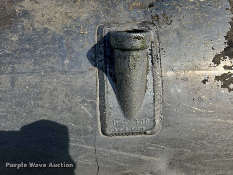 image for item ER5276 (2) Peterbilt fuel tanks